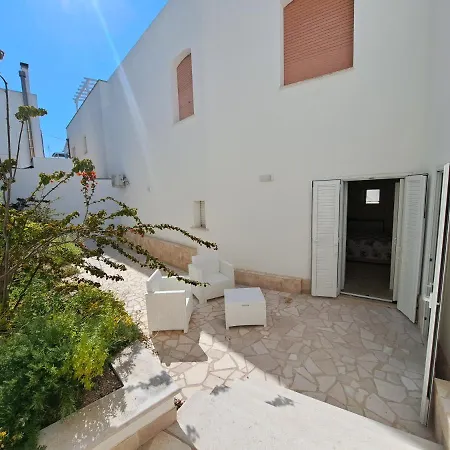 Dei Gigli Pescoluse Apartment *